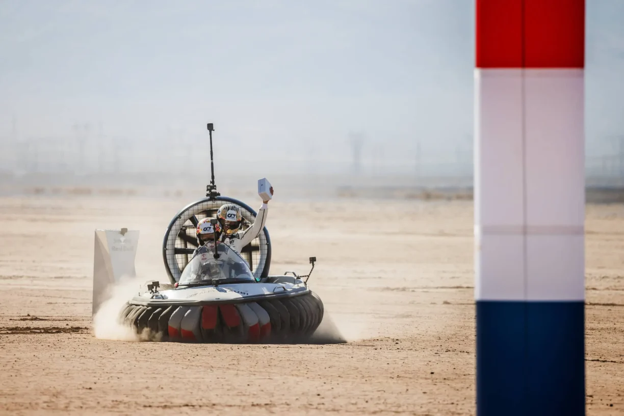 Daniel Ricciardo and Yuki Tsunoda