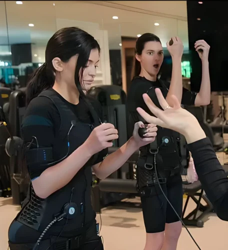 Kendall and Kylie Jenner Using EMS technology