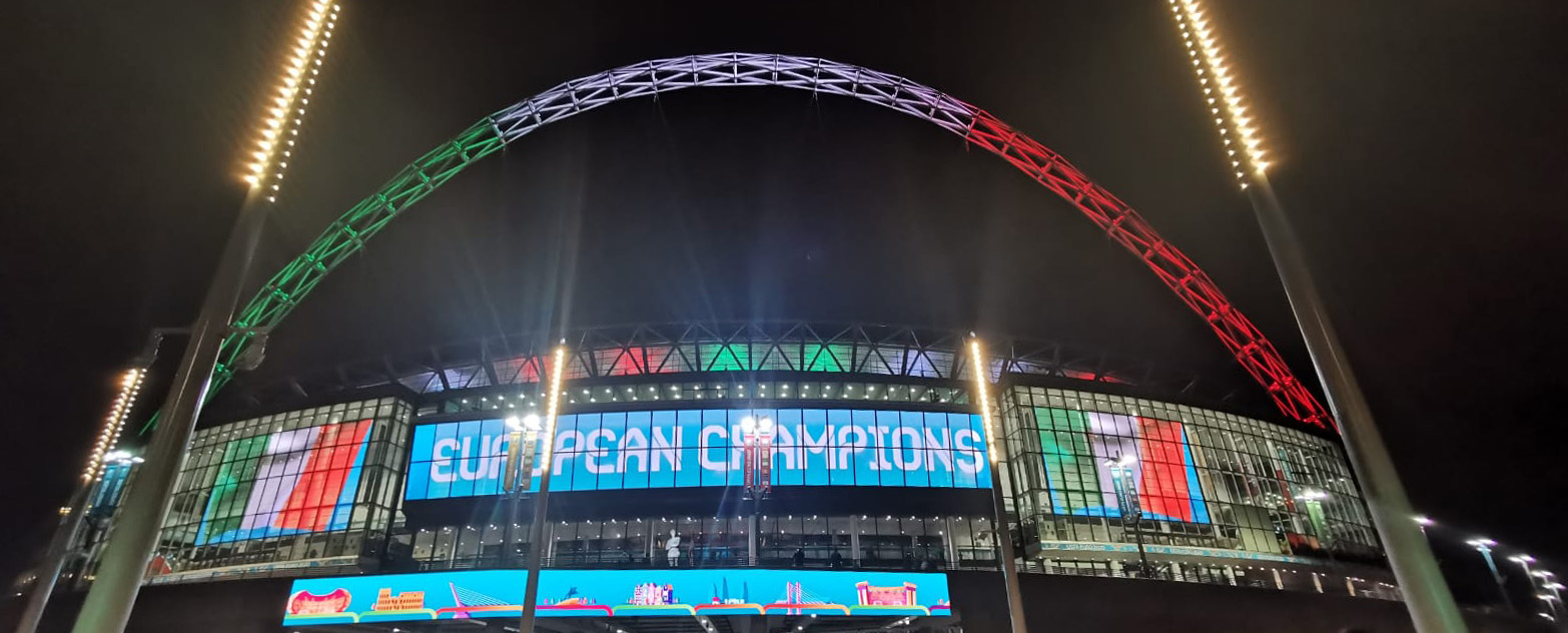 London_Wembley_stadium_with_Italian_flag