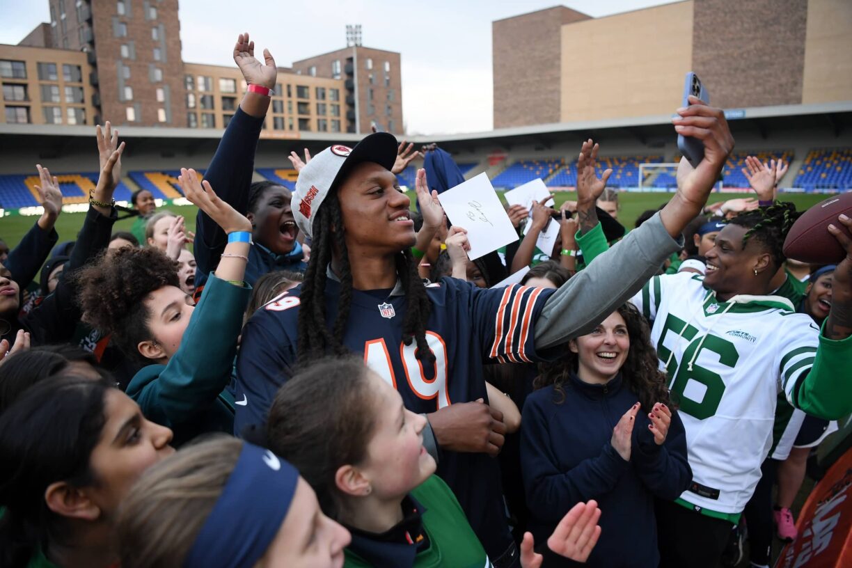 New York Jets And Chicago Bears Expand Girls NFL Flag League