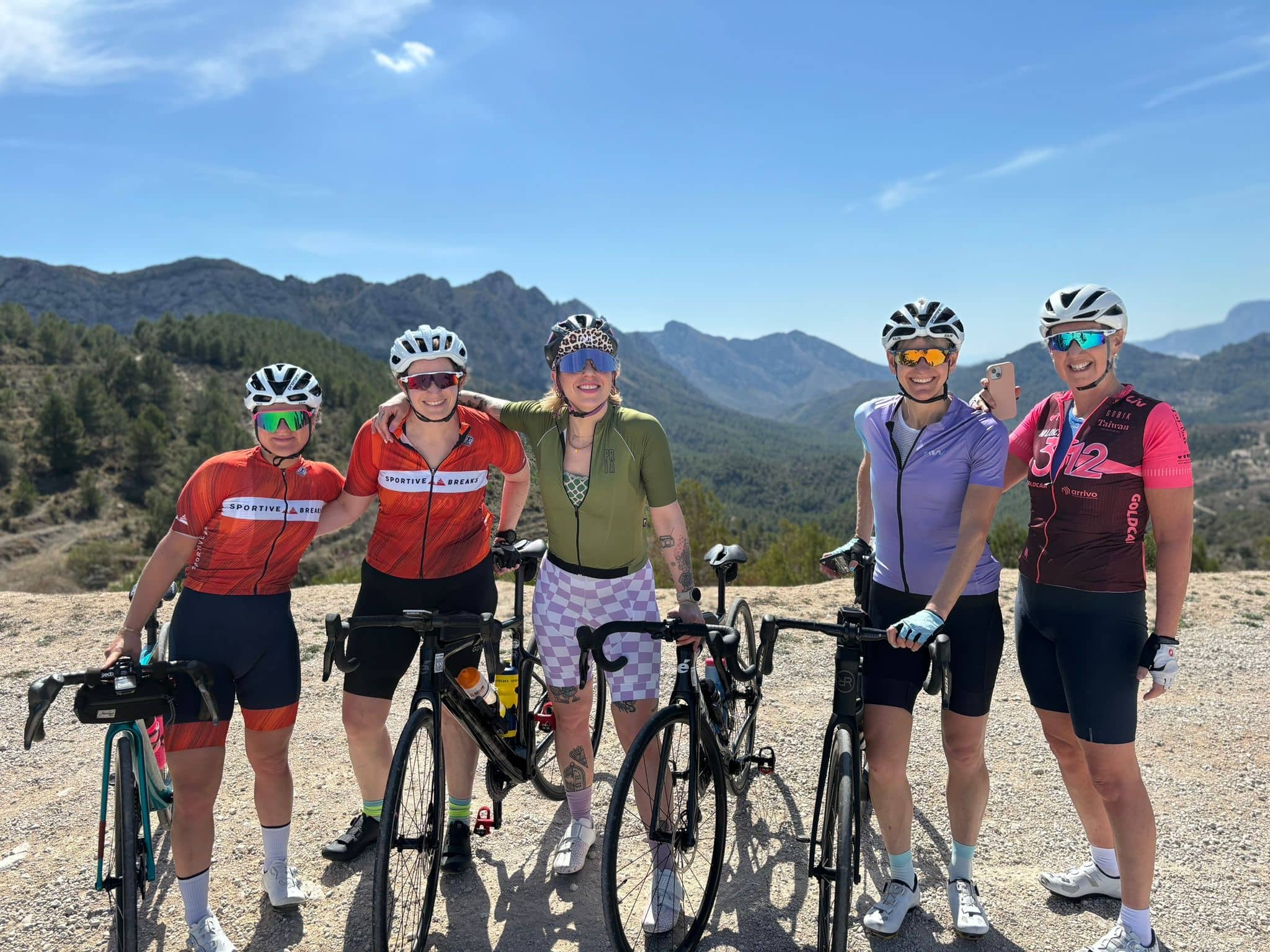 Group pic of women cyclists