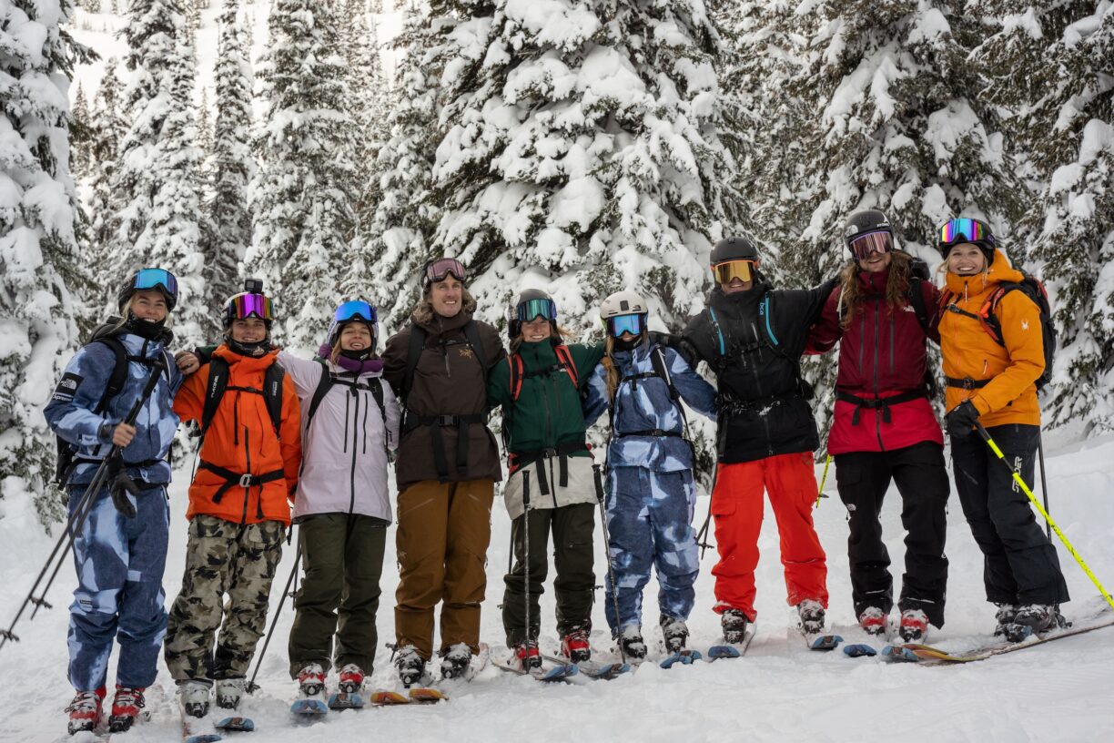 Row-of-Skiiers-line-up-for-a-photo