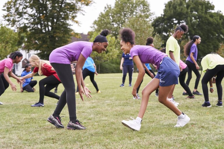 Active LDN - Young women outside