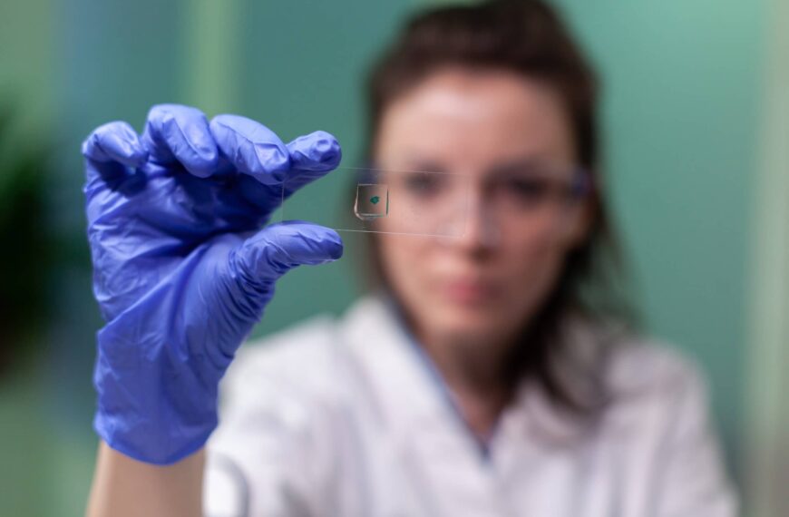 portrait-biologist-scientist-woman-looking-microscope