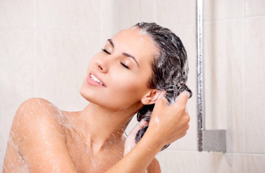 Healthy Hair Starts with a Healthy Scalp: Here’s How to Choose Your Shampoo