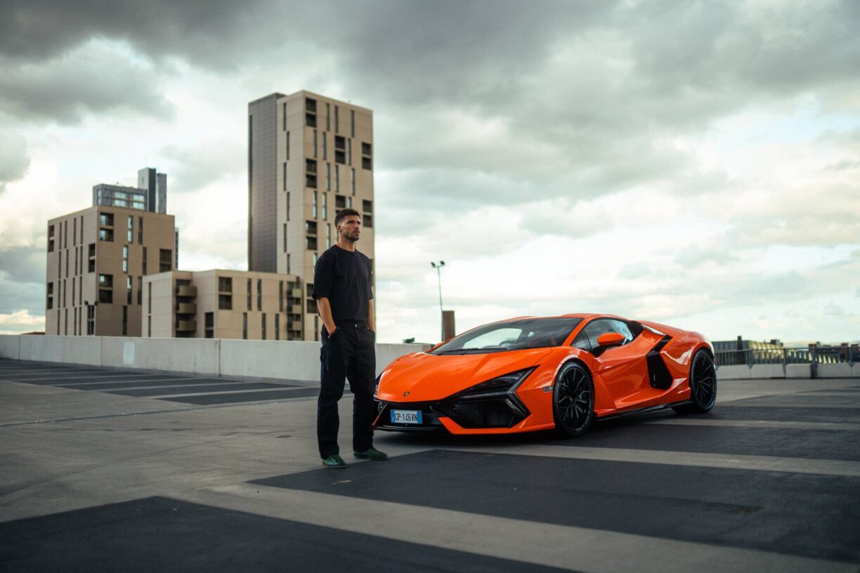 Rúben Dias with his Lamborghini Revuelto