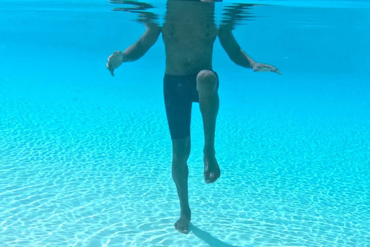Single Leg Balance Under Water