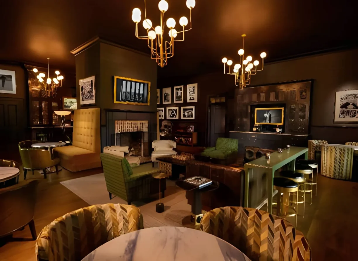 Champions Retreat Golf Club Lounge