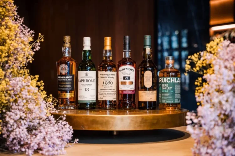 Hackstons Whisky Showcase