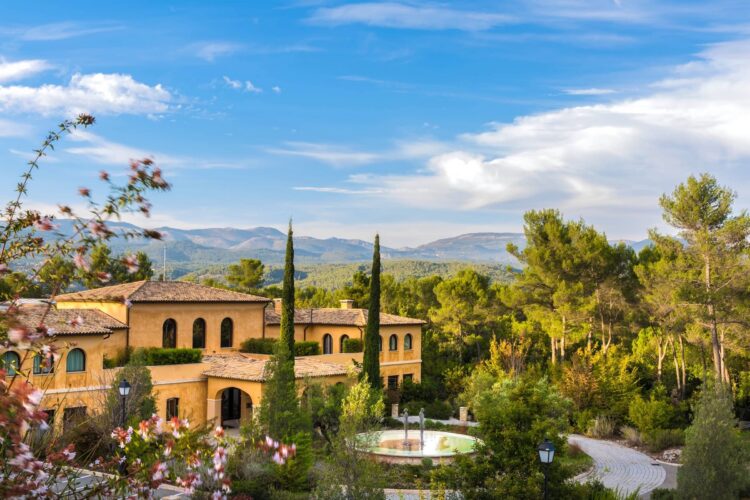 Provence-Alpes-Côte d’Azur, France Terre Blanc