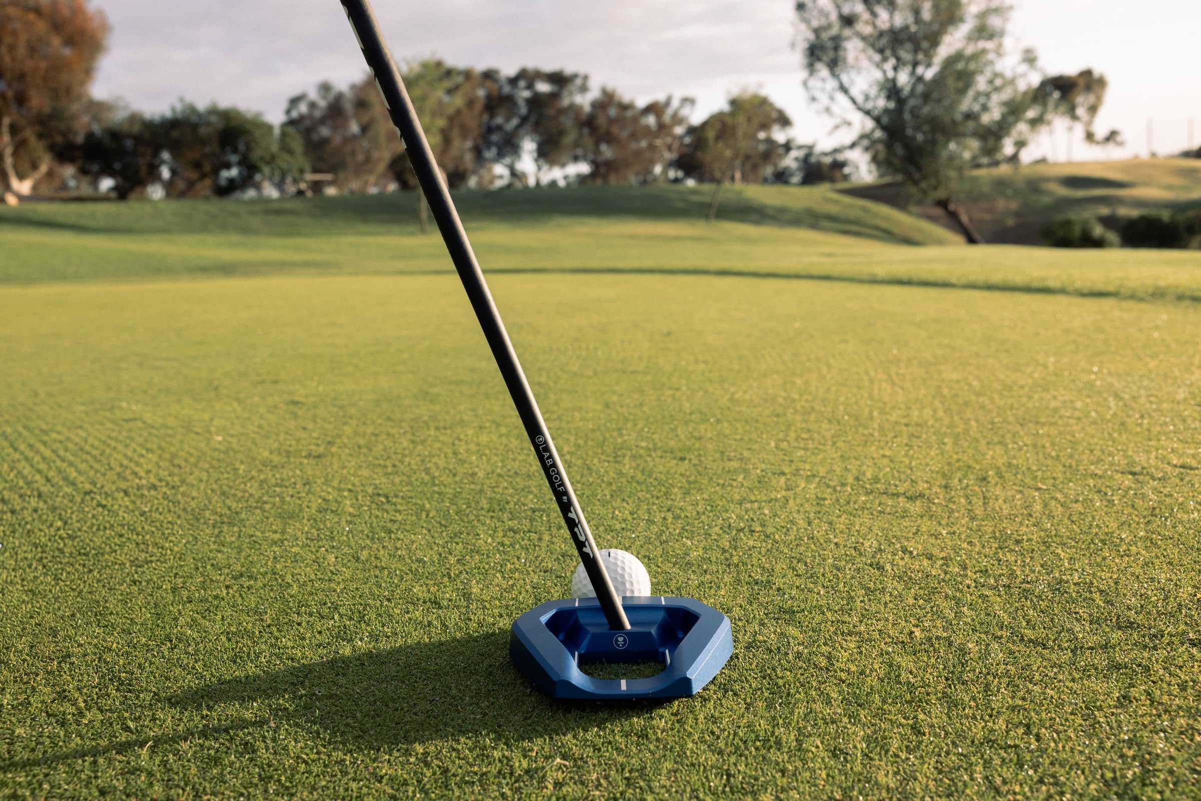 L.A.B. Golf VZN.1i