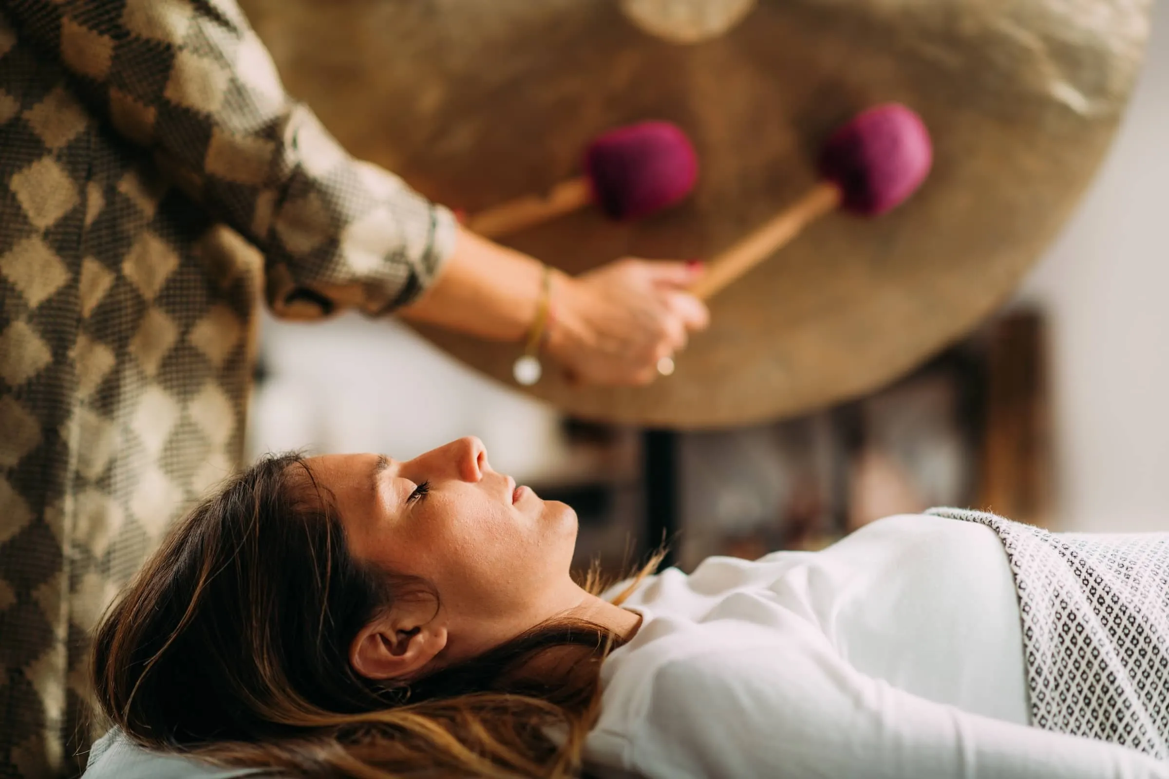 SoundBath Therapy, Playing Gong