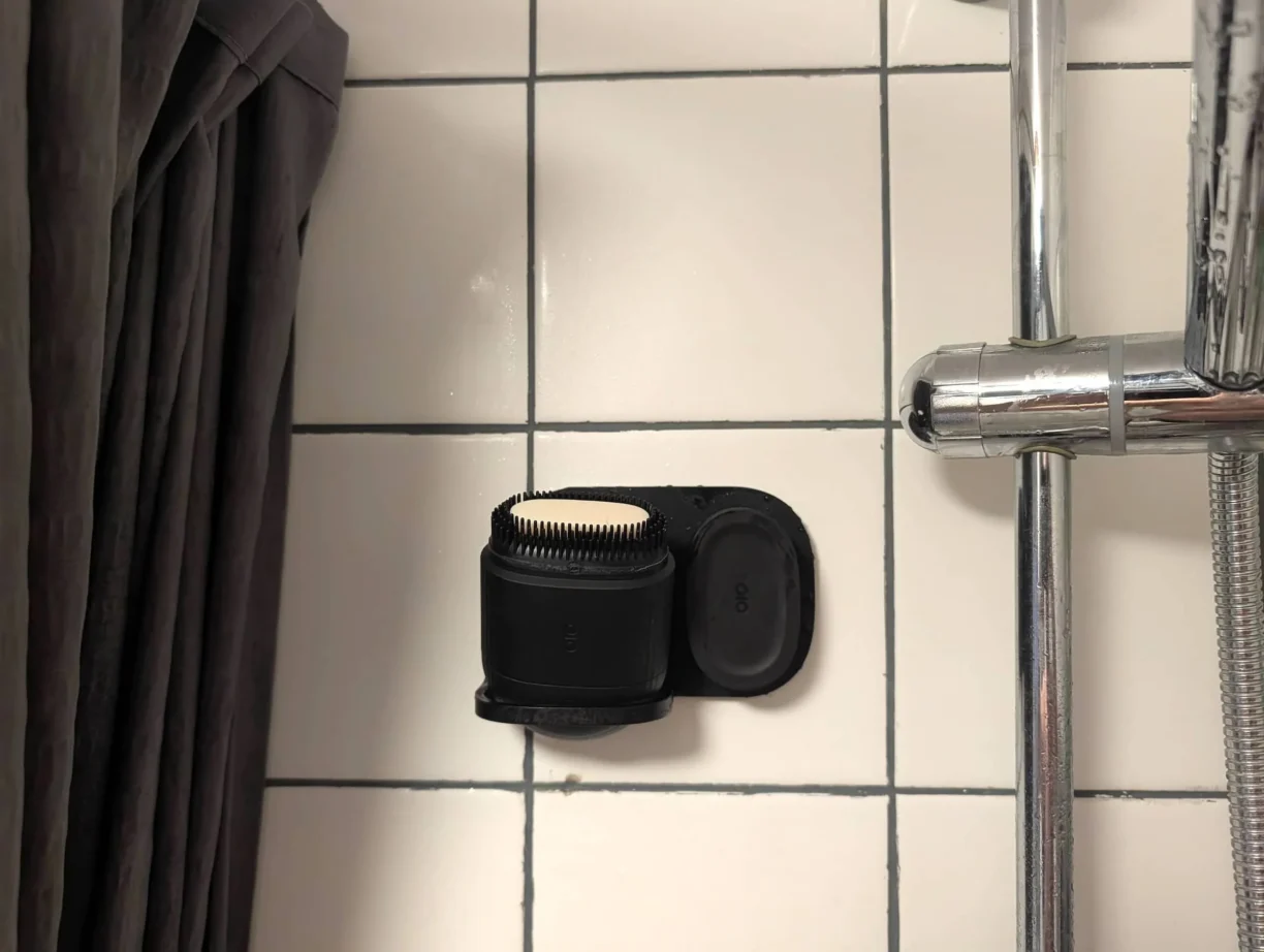 Bob Applicator on wall