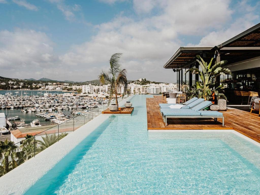 Foto 1 - zona exterior (infinity pool)