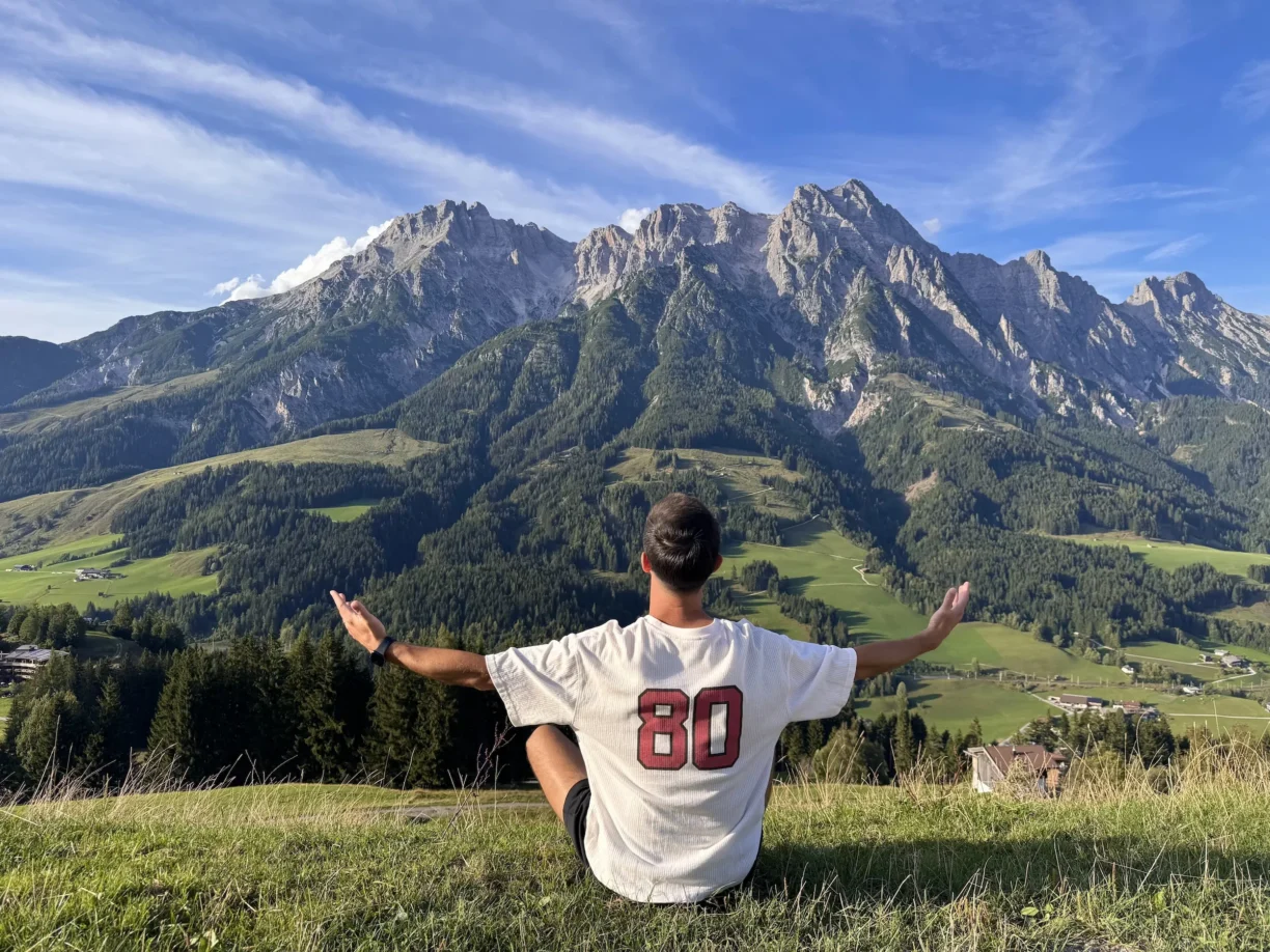 Holzhotel Forsthofalm Mountain View